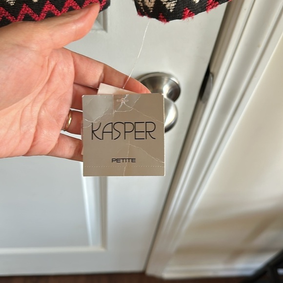 Kasper Red, White & Black Zig-Zag Blazer – Classic & Vibrant - Picture 7 of 10